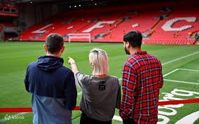 LPL北伐奇迹诞生，Shanks成联赛第一人，从倒数第一，三年打到冠军